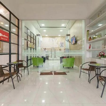 Reddoorz Plus @ Cemara Asri Medan Exterior photo